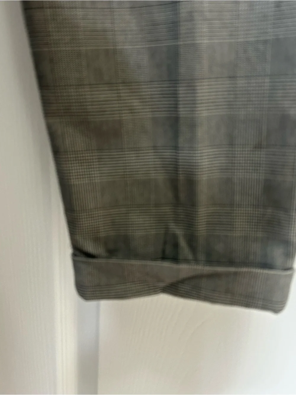 H&M Men’s Slim Fit Gray Plaid Drawstring Pants Size M Elastic Waist